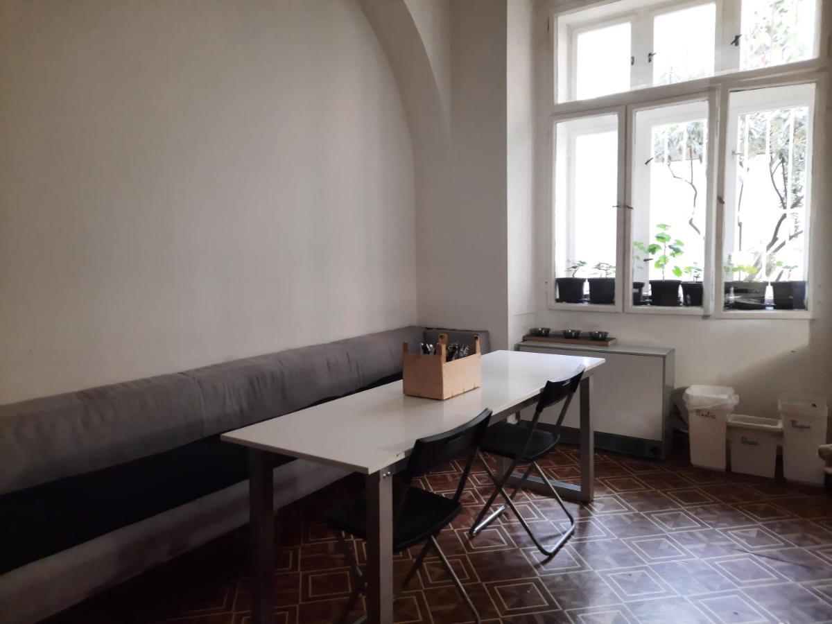 Downtown Prague Minimalistic Room In Flatshare Exteriér fotografie